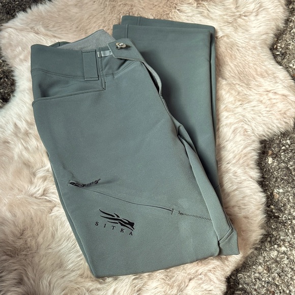 NWOT - Women’s Sitka Cadence pant in Lead - worn and washed once and hung to dry - Picture 1 of 11